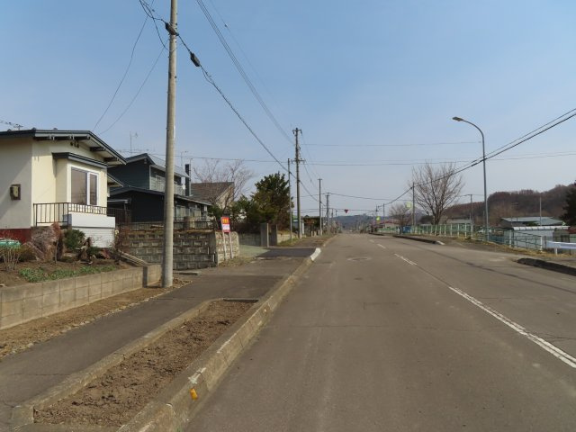 網走郡津別町字豊永２５番地１　地下１階付平屋建中古売家の前面道路含む現地写真|北西側から、南東方向を見た前面道路周辺です。
