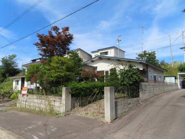 【外観】 | 網走郡津別町字豊永２５番地１　地下１階付平屋建　中古売家