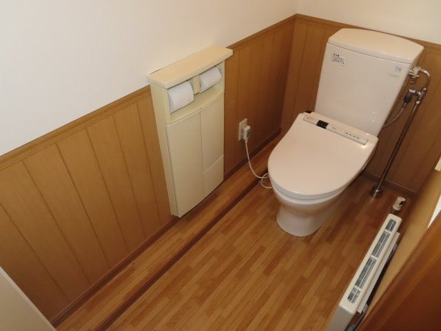 【トイレ】 | 網走郡津別町字豊永２５番地１　地下１階付平屋建　中古売家