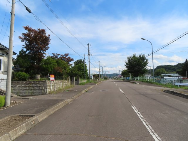 【前面道路含む現地写真】 | 網走郡津別町字豊永２５番地１　地下１階付平屋建　中古売家