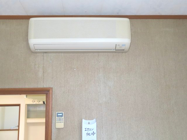 【冷暖房・空調設備】 | 網走郡津別町字豊永２５番地１　地下１階付平屋建　中古売家 | エアコン