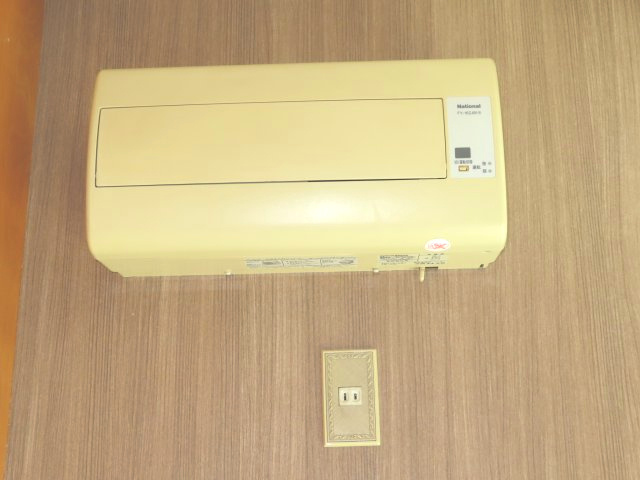 【冷暖房・空調設備】 | 網走郡津別町字豊永２５番地１　地下１階付平屋建　中古売家 | ロスナイ換気扇