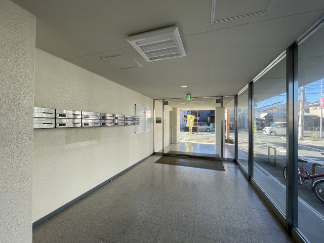 チサンマンション和地山のエントランス