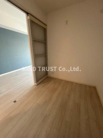 Alivis北梅田の居間・リビング|使いやすい居間です