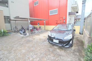 【駐車場】