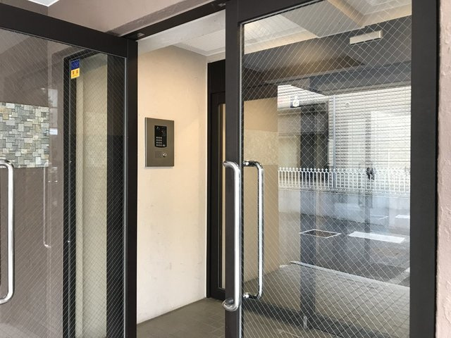 杉並区西荻南２丁目の賃貸マンションのエントランス