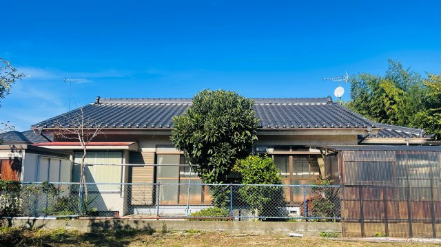 あきる野市雨間　平屋中古戸建の外観|敷地広々！日当たり良好です！