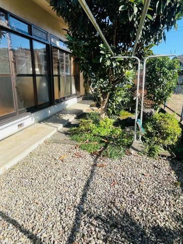 あきる野市雨間　平屋中古戸建の庭