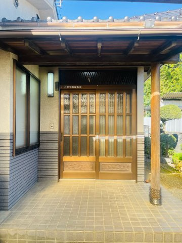 あきる野市雨間　平屋中古戸建の玄関