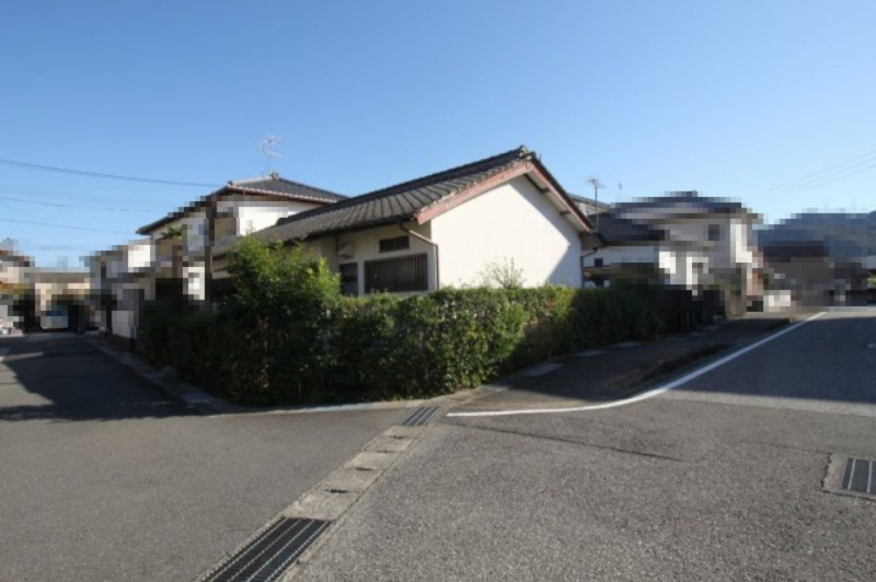 鴨部2丁目　建築条件なし　売土地の前面道路含む現地写真