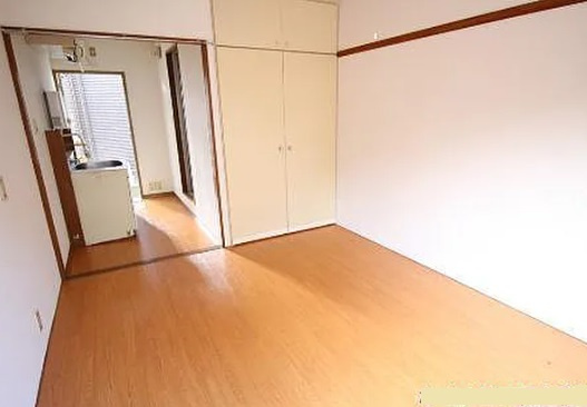 ピープルハウスの洋室