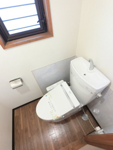 ＬＥＯ六拾弐番館 のトイレ