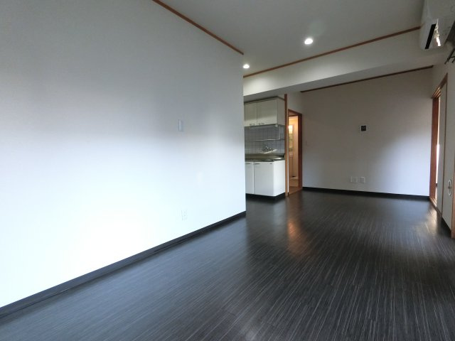 ＬＥＯ六拾弐番館 の居間・リビング