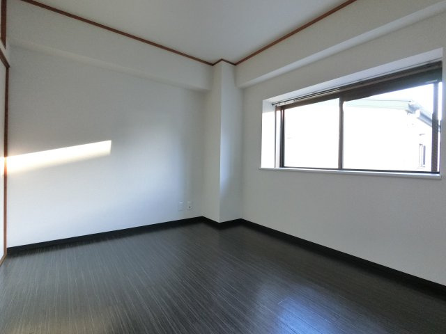 ＬＥＯ六拾弐番館 の洋室
