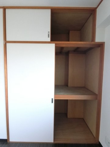 ＬＥＯ六拾弐番館 の収納