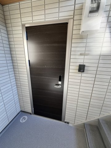 アヴニールルーチェの玄関