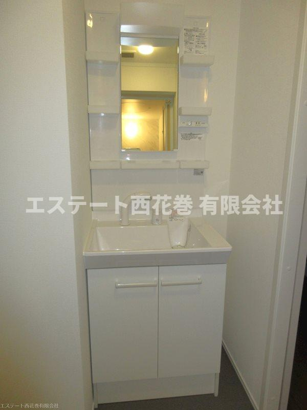 Fiore桜町（フィオーレ）Ｃの独立洗面台|シャワー付洗面化粧台