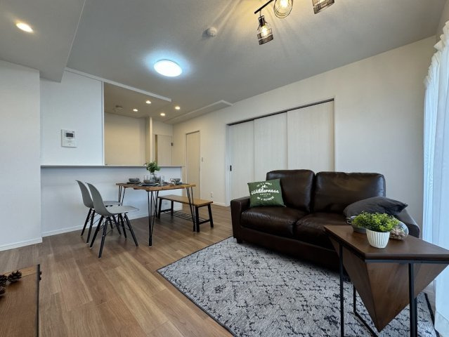 【居間・リビング】フローレンス田方ウイングテラス 