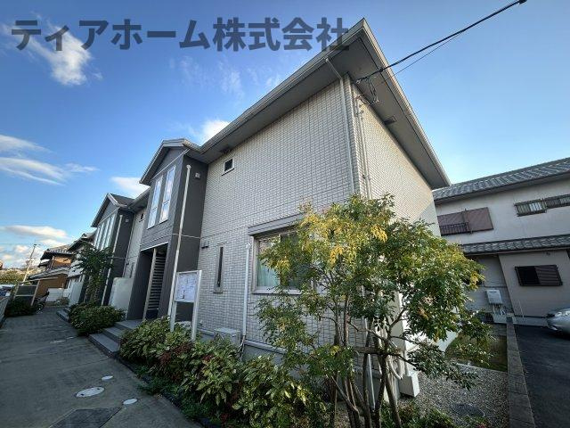 大和高田市中今里町のアパートの外観