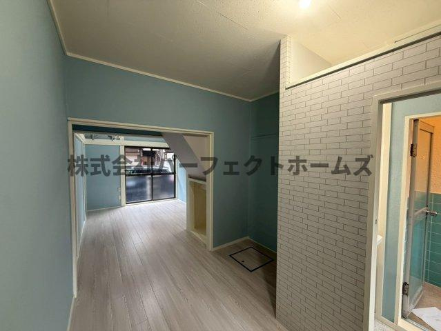 高野道1丁目戸建　賃貸の居間・リビング|こちらの居間で趣味の時間をお楽しみください