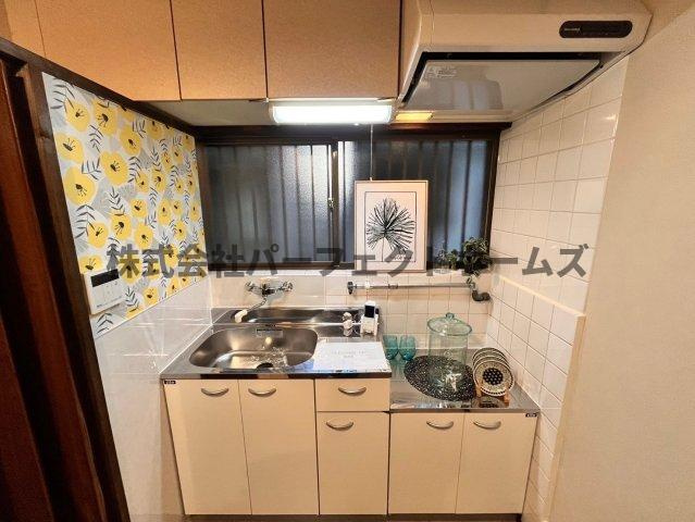 高野道1丁目戸建　賃貸のキッチン|コンパクトなキッチンで掃除もラクラク