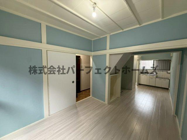 高野道1丁目戸建　賃貸の居間・リビング|居間です