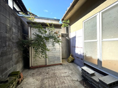 【庭】 | 小山元町貸家