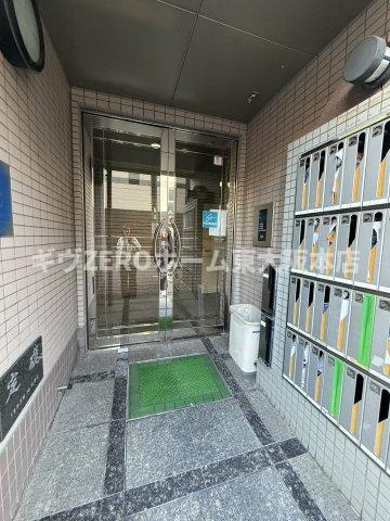 ビクトワール小阪のエントランス