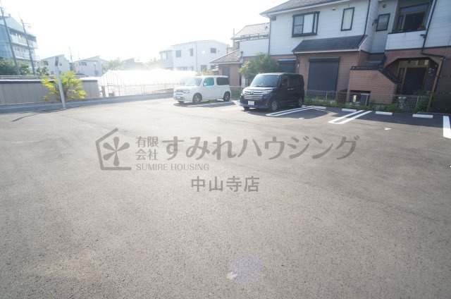 アンソレイユ宝塚の駐車場