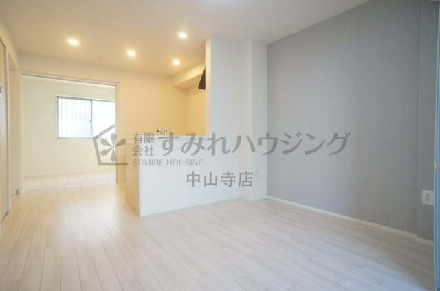 アンソレイユ宝塚の居間・リビング