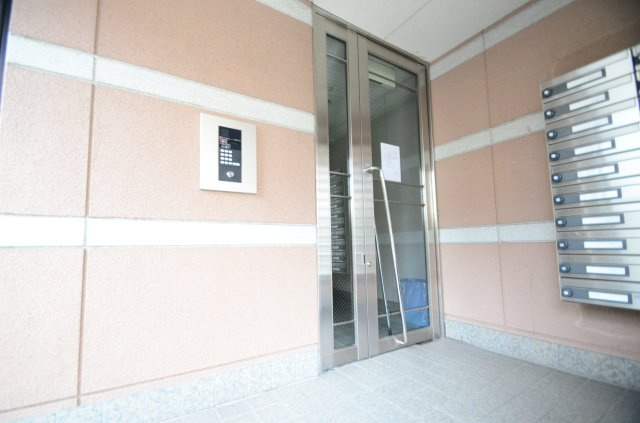 大阪市住吉区南住吉１丁目の賃貸マンションのエントランス|清潔なエントランスです