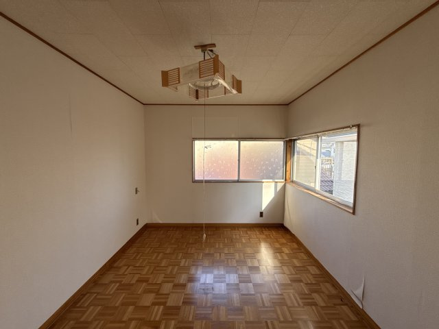 御立西５丁目貸家の子供部屋