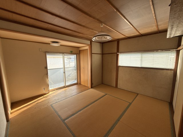 御立西５丁目貸家の和室