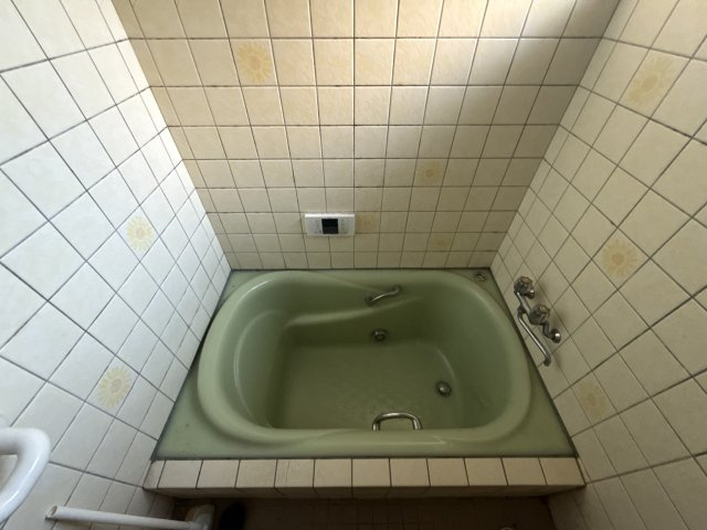 御立西５丁目貸家の浴室