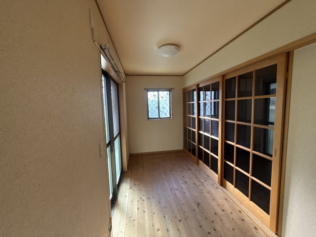御立西５丁目貸家の収納