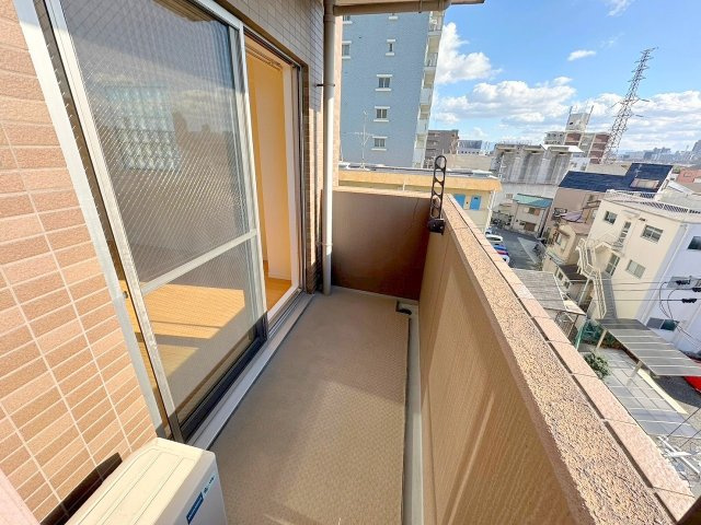 クレアート新大阪セレニティのバルコニー