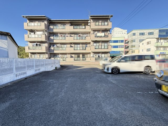 SAKURAの駐車場