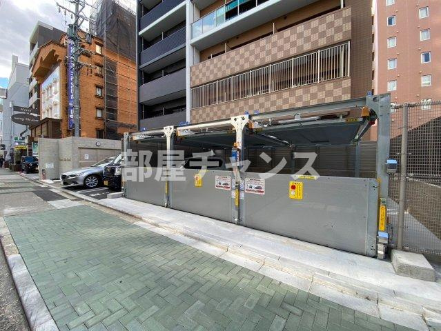ファステート栄セントラルの駐車場