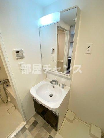 ファステート鶴舞駅前リヴェールの独立洗面台