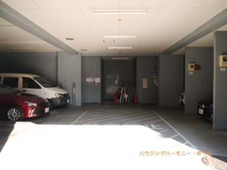 【駐車場】