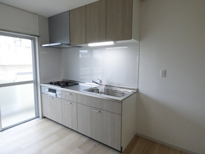 【キッチン】 | OTOWA BASE い号棟 | 水回りはリフォーム済みです。システムキッチン