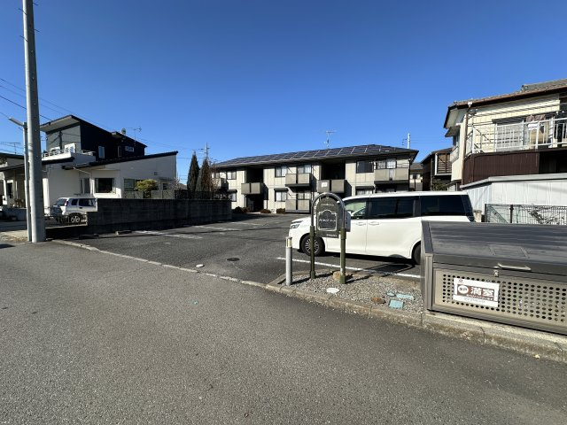 クレセントコートの駐車場