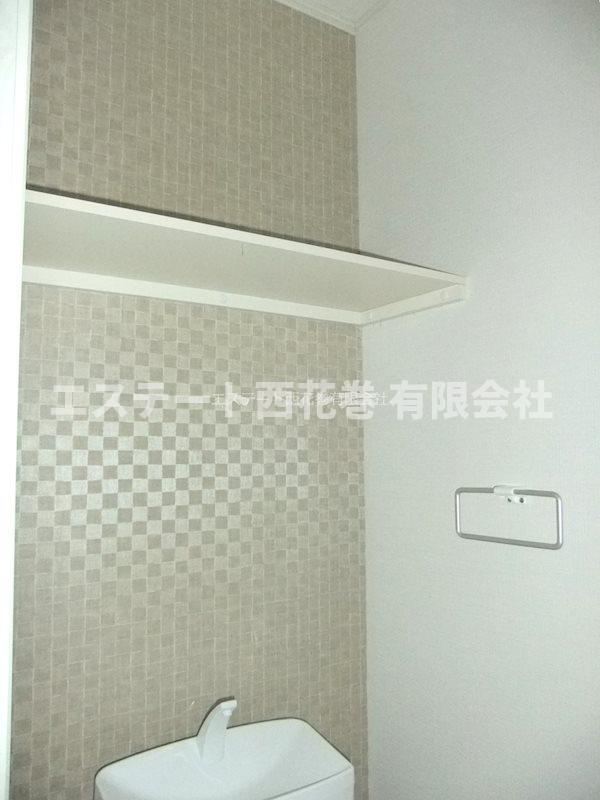 gran hills suwaのトイレ|トイレに収納棚があります