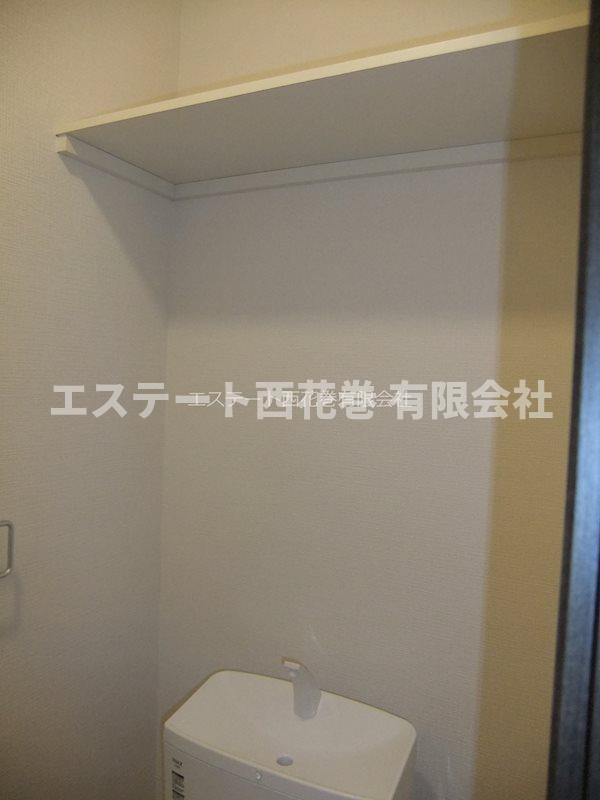 first花巻のトイレ|トイレに収納棚があります
