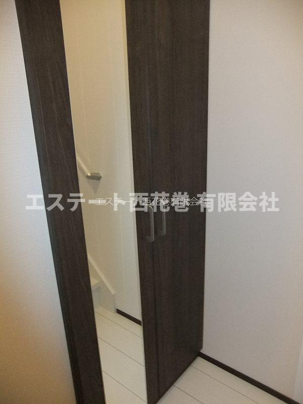 first花巻の設備|姿見付きシューズボックス