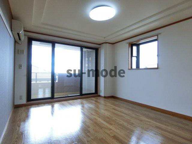 ラディアントの洋室