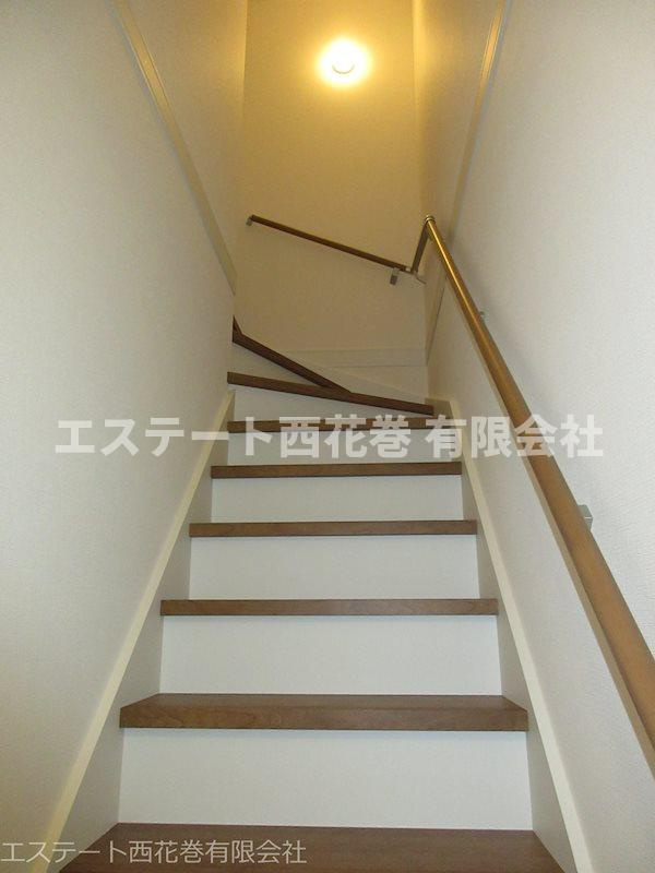 Fiore桜町（フィオーレ）Ｄ|室内階段