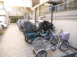 【その他共用部分】 | 敷地内に、専用駐輪場有ります