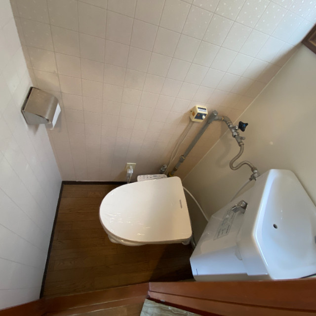 志渡アパートのトイレ|シンプルで使いやすいトイレです