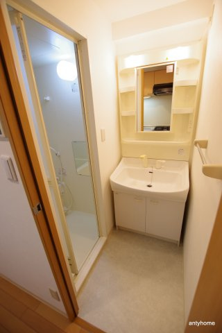 アーデンタワー靭公園　仲介手数料無料の洗面所